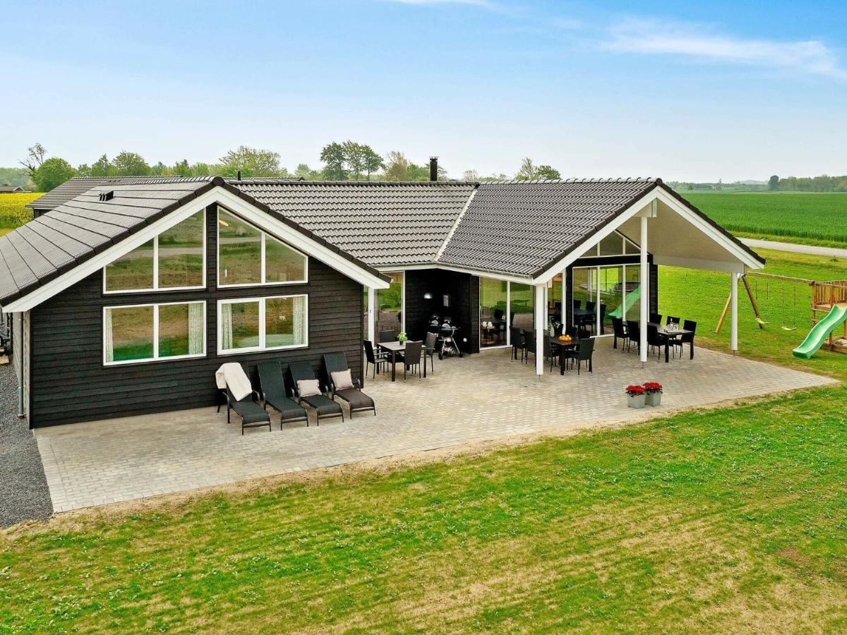 18 Person Holiday Home In Bogense Eksteriør bilde