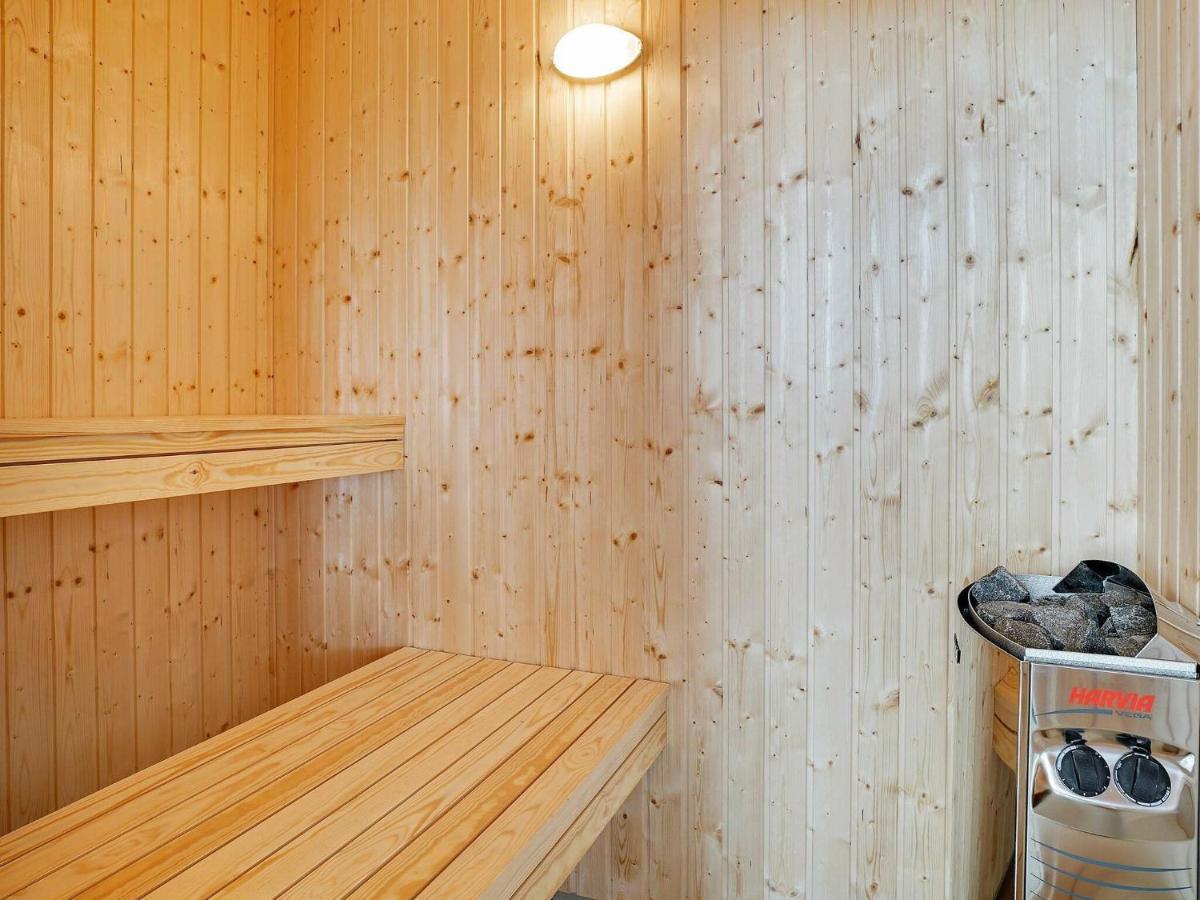 18 Person Holiday Home In Bogense Eksteriør bilde